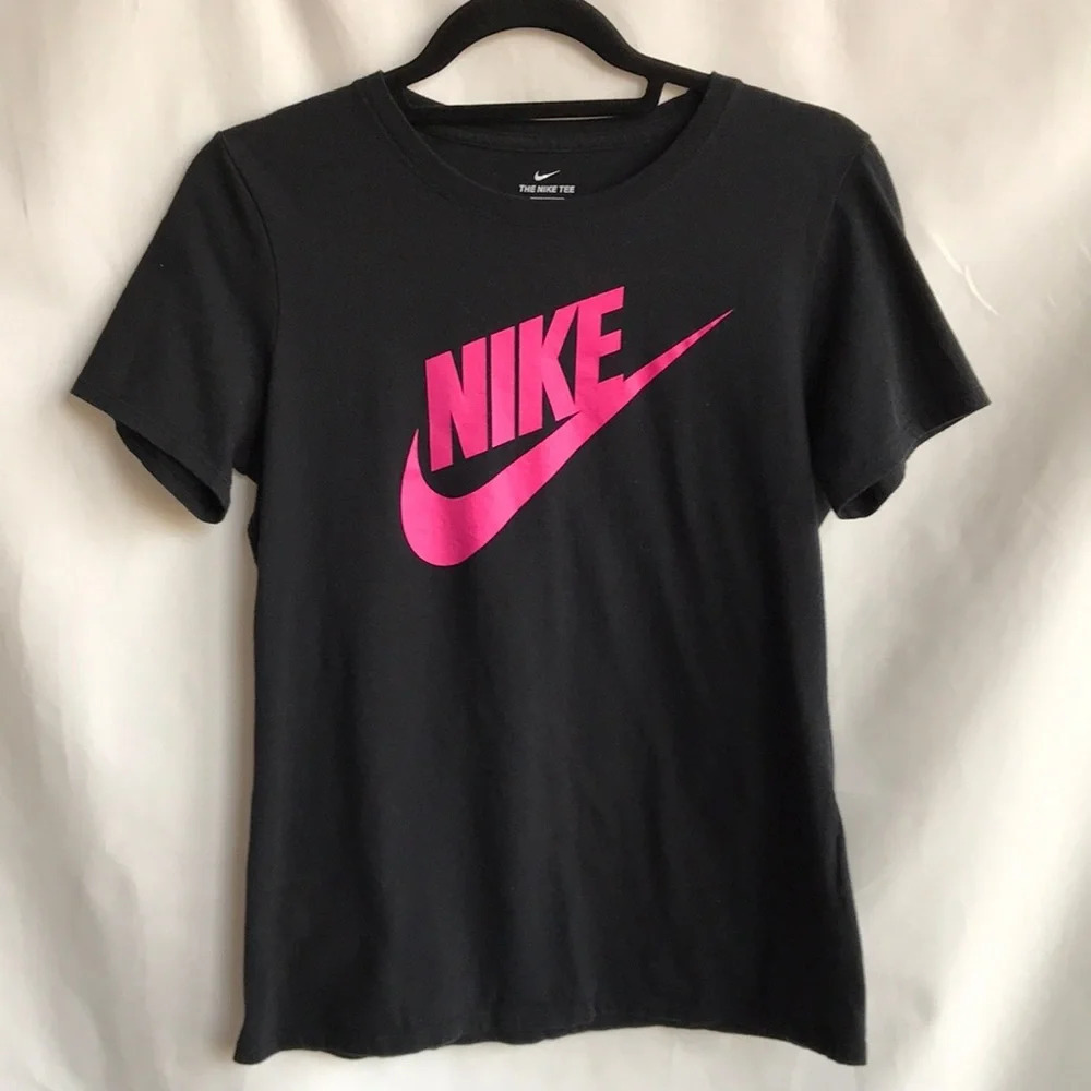 Nike athletic cut black tee with pink logo, size S